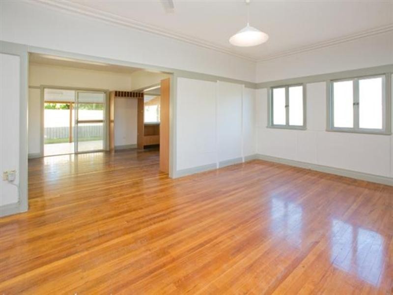 68 Albert Street, Holland Park QLD 4121