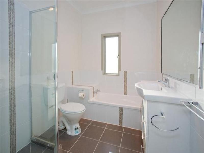 68 Albert Street, Holland Park QLD 4121