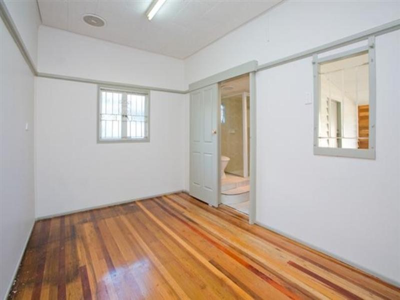 68 Albert Street, Holland Park QLD 4121