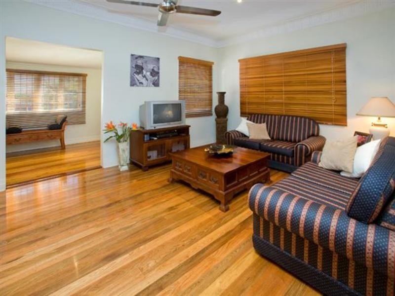 82 Reuben Street, Holland Park QLD 4121