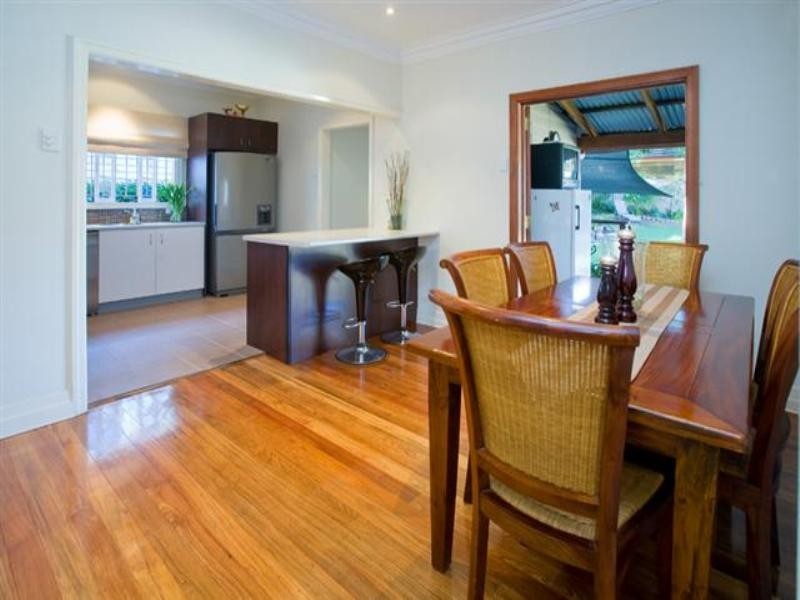 82 Reuben Street, Holland Park QLD 4121