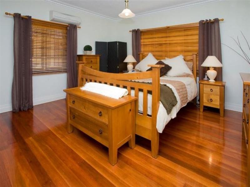 82 Reuben Street, Holland Park QLD 4121