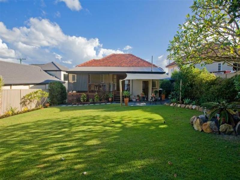 82 Reuben Street, Holland Park QLD 4121
