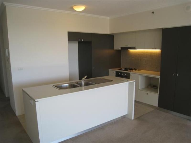 3/3048 Parkland Blv, Brisbane QLD 4000