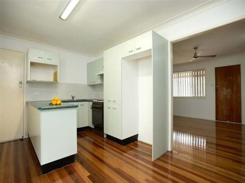92 Pareena Crescent, Mansfield QLD 4122