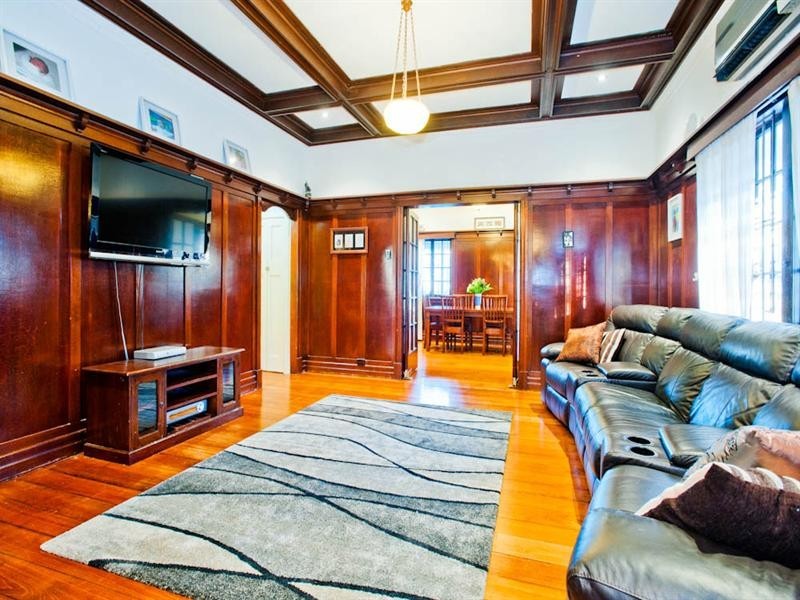 23 Gorban Street, Holland Park QLD 4121