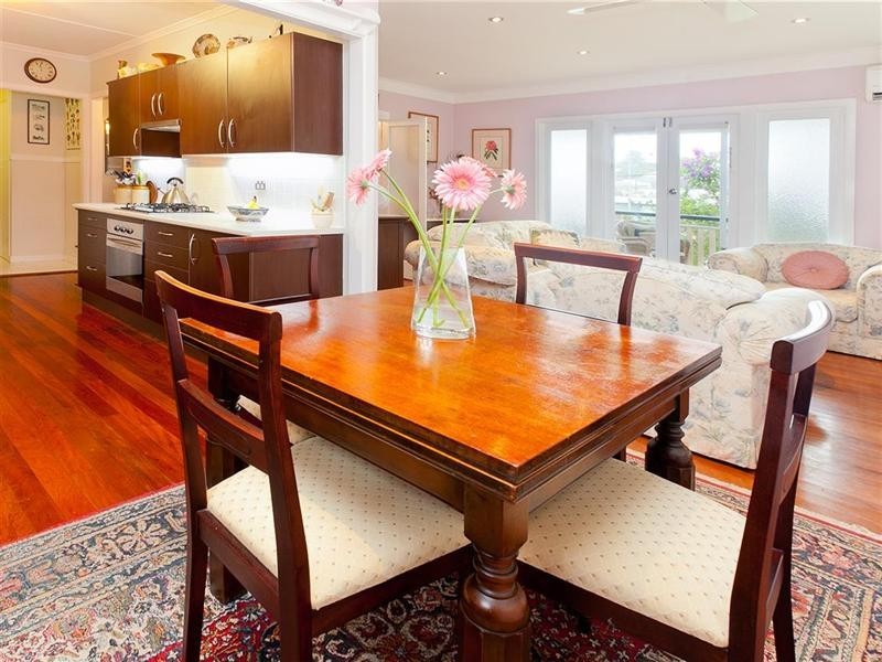 3 David Road, Holland Park QLD 4121