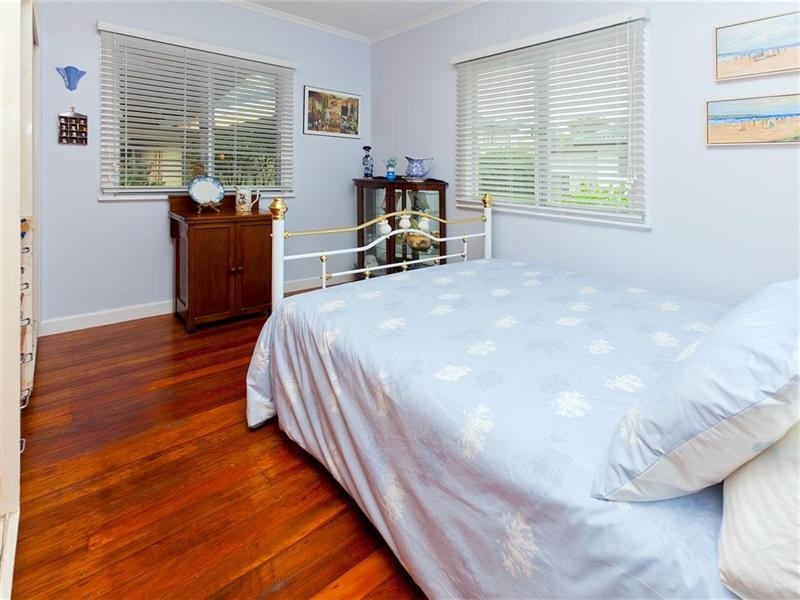 3 David Road, Holland Park QLD 4121