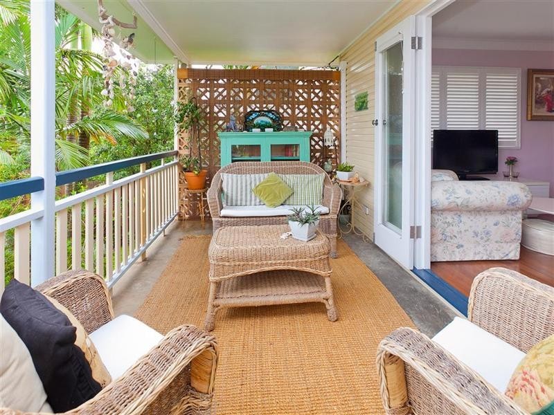 3 David Road, Holland Park QLD 4121