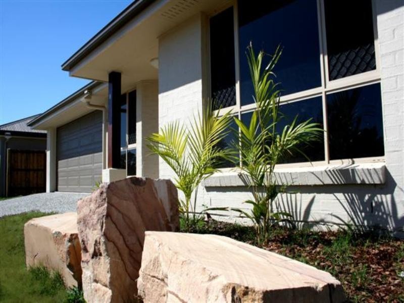 8 Lennox Close, Manly West QLD 4179