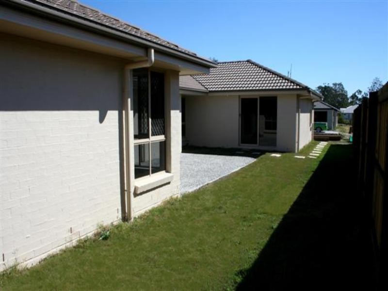 8 Lennox Close, Manly West QLD 4179