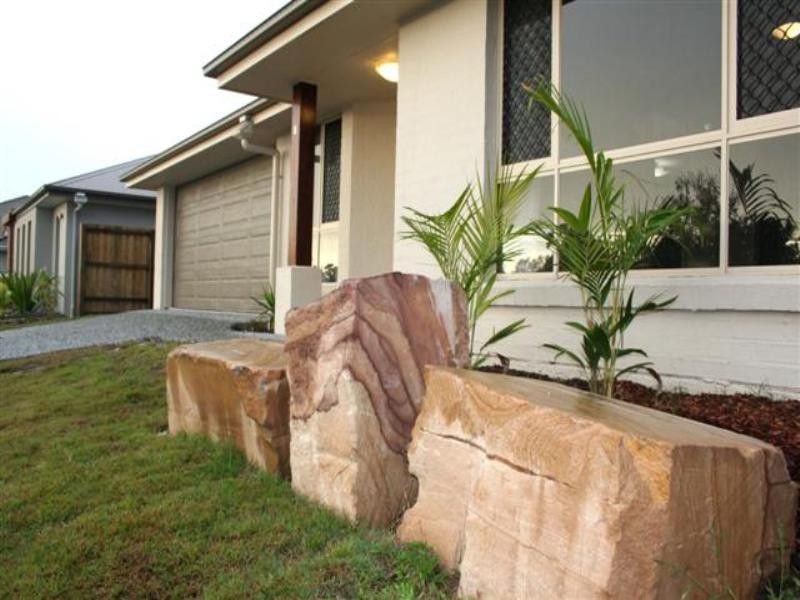 8 Lennox Close, Manly West QLD 4179