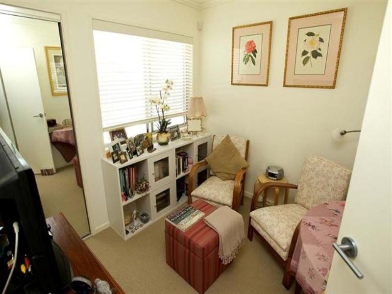 37 Barnes Avenue, Coorparoo QLD 4151