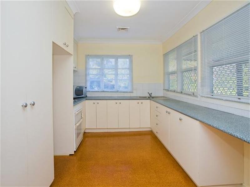 20 Newbolt Street, Holland Park QLD 4121