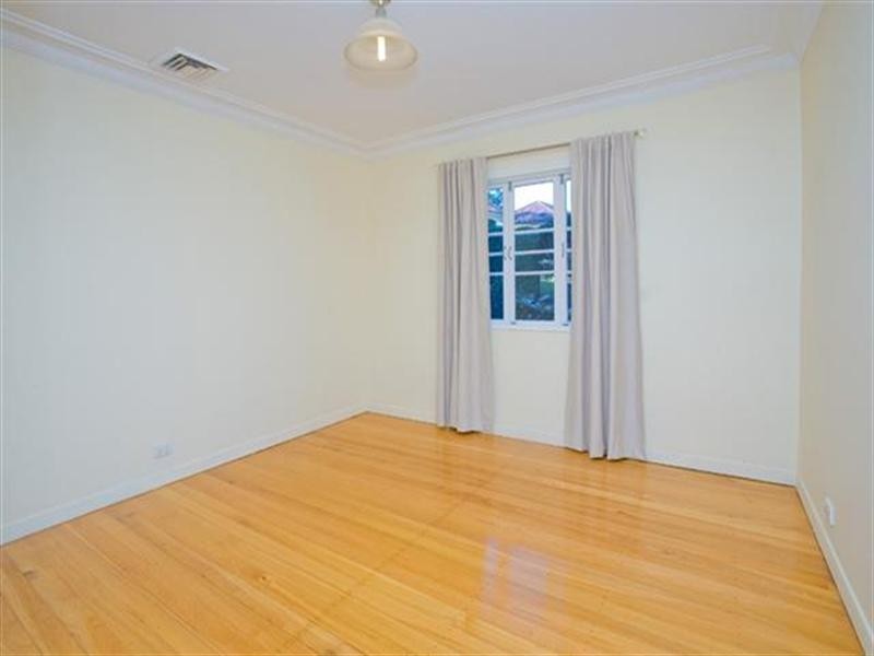 20 Newbolt Street, Holland Park QLD 4121