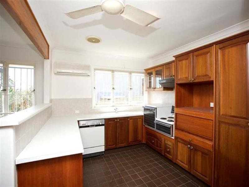 4 Cluden Street, Holland Park West QLD 4121