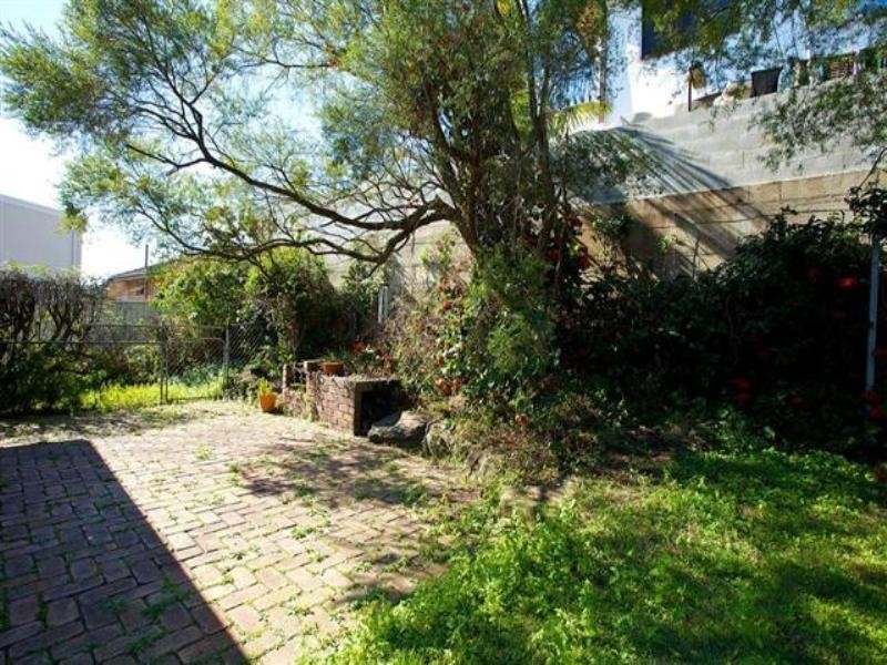 4 Cluden Street, Holland Park West QLD 4121