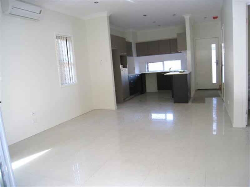 1 and 2/6 Embie Street, Holland Park West QLD 4121