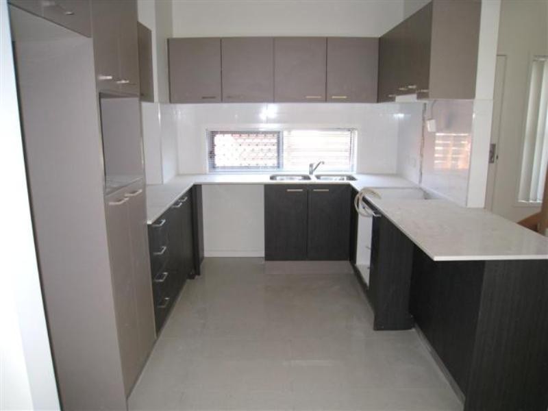 1 and 2/6 Embie Street, Holland Park West QLD 4121