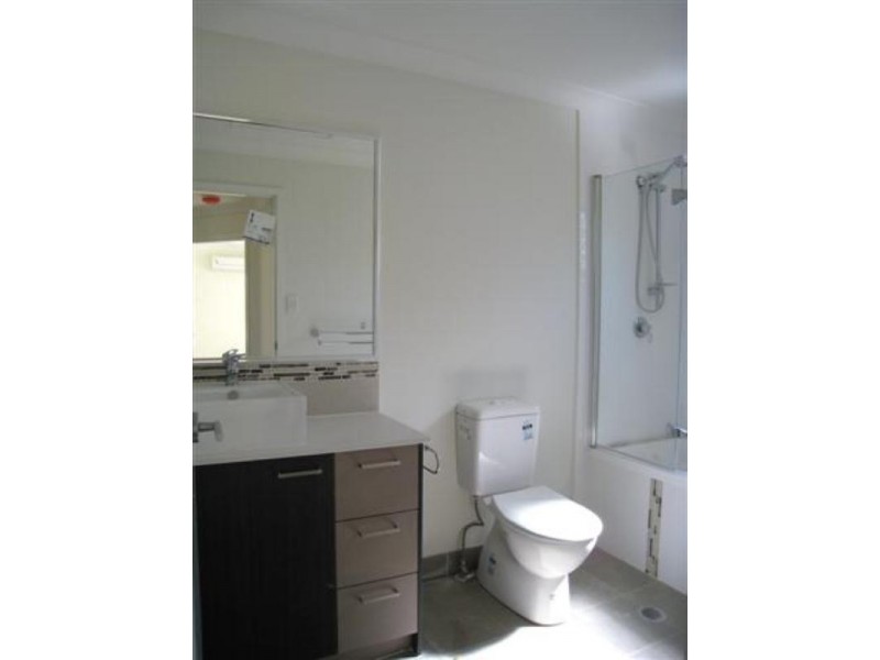 1 and 2/6 Embie Street, Holland Park West QLD 4121