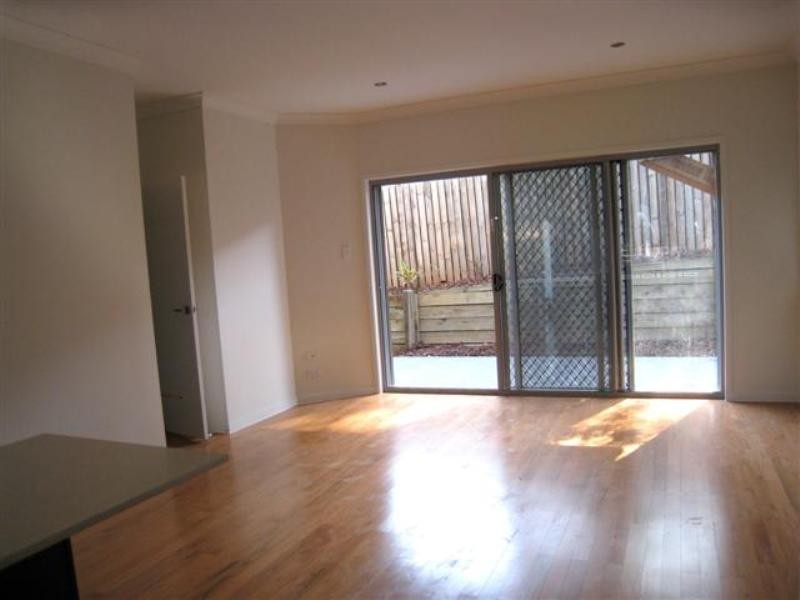 1-2/28 Cavan Street, Annerley QLD 4103