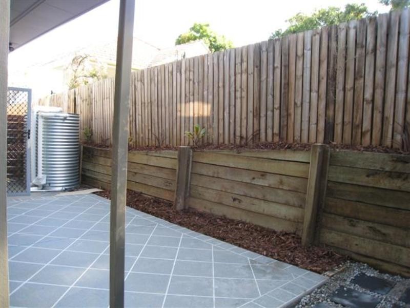 1-2/28 Cavan Street, Annerley QLD 4103