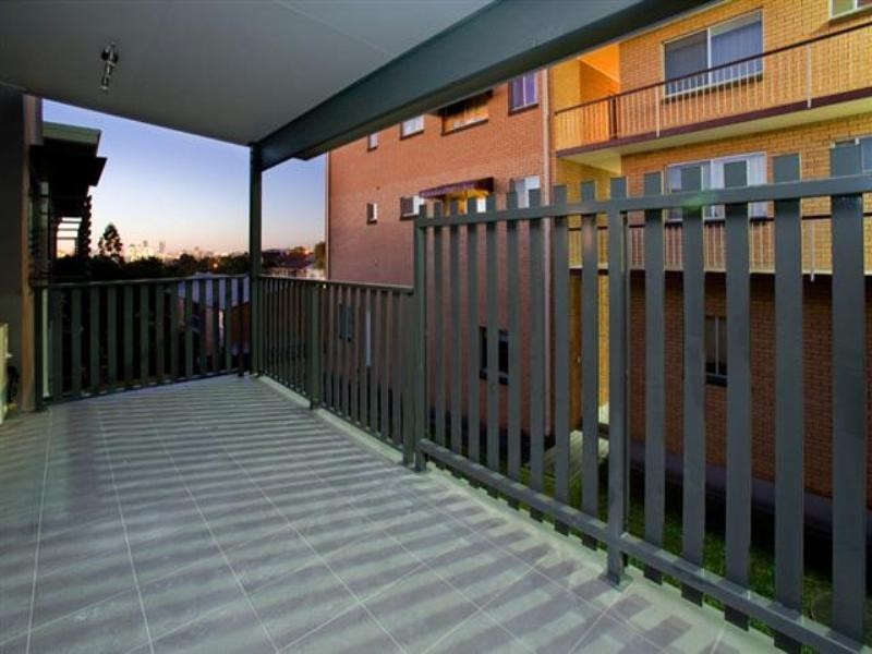 2 and 4/38 Chatsworth Road, Greenslopes QLD 4120