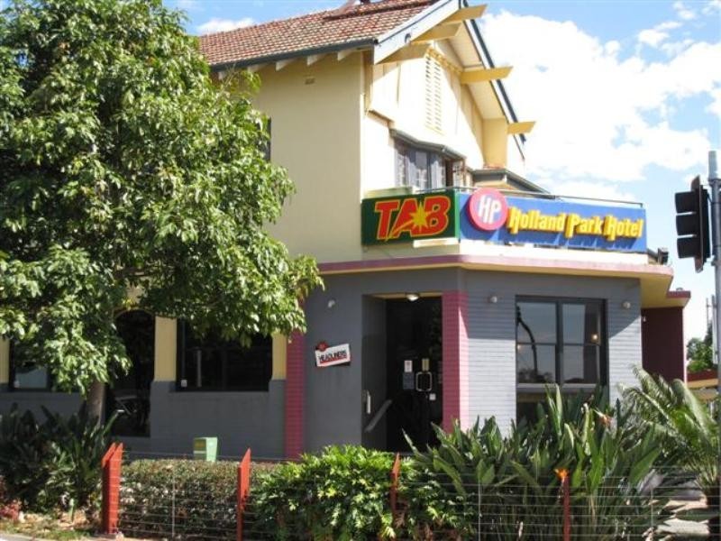 63 Marshall Road, Holland Park West QLD 4121