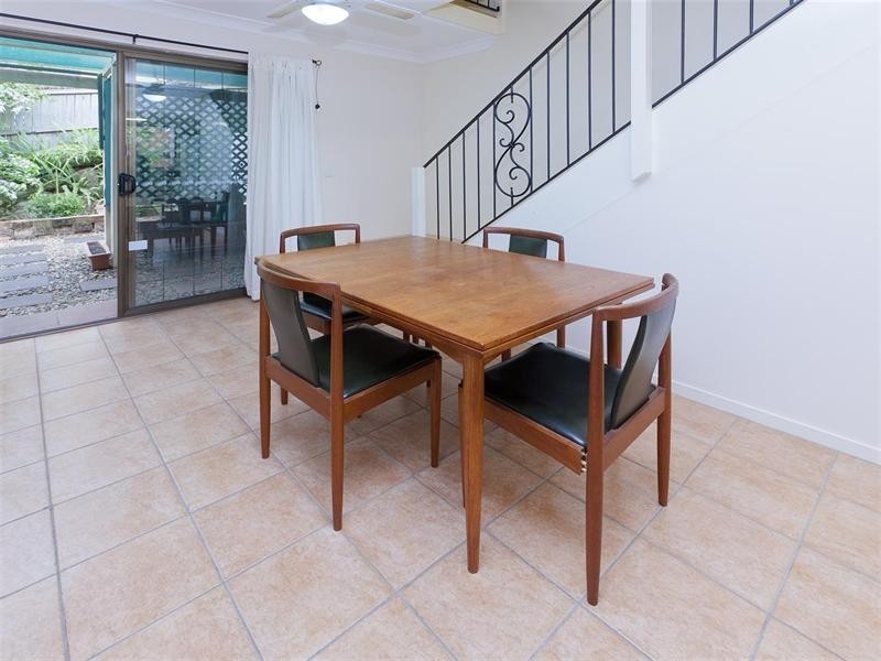 2/72 Rise Street, Mount Gravatt East QLD 4122