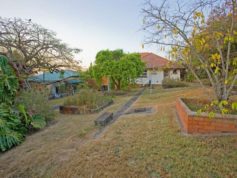 25 Newman Avenue, Camp Hill QLD 4152