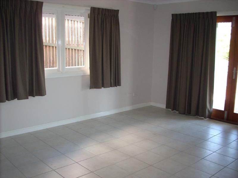 25 Raff Avenue, Holland Park QLD 4121