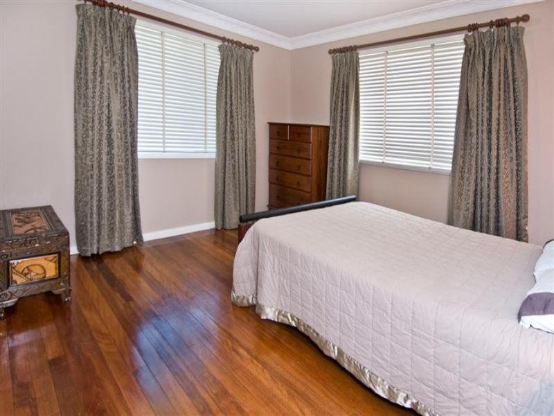 117 Marshall Road, Holland Park West QLD 4121