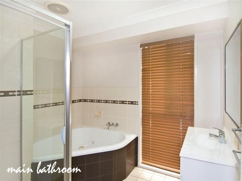 3 Arpege Crescent, Eight Mile Plains QLD 4113