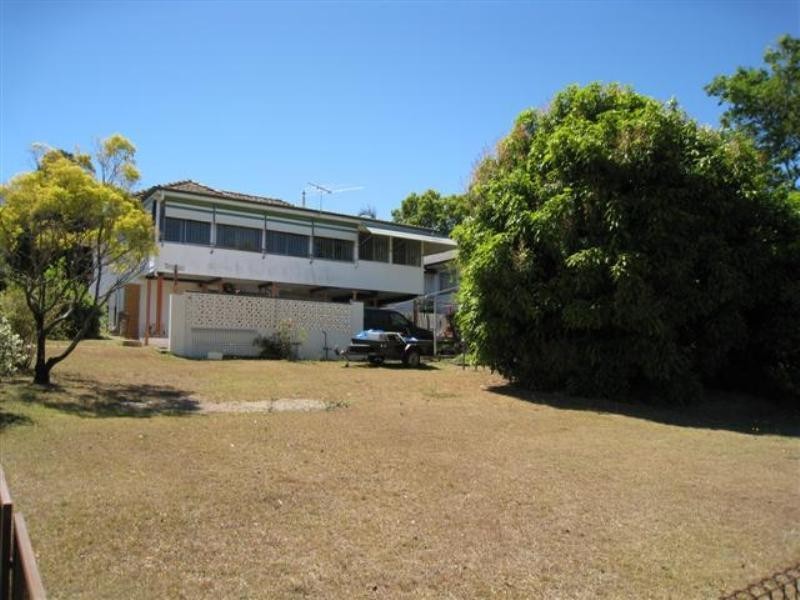 1 Avesnes Street, Holland Park QLD 4121