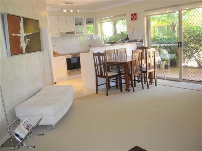 2/81 French Street, Coorparoo QLD 4151