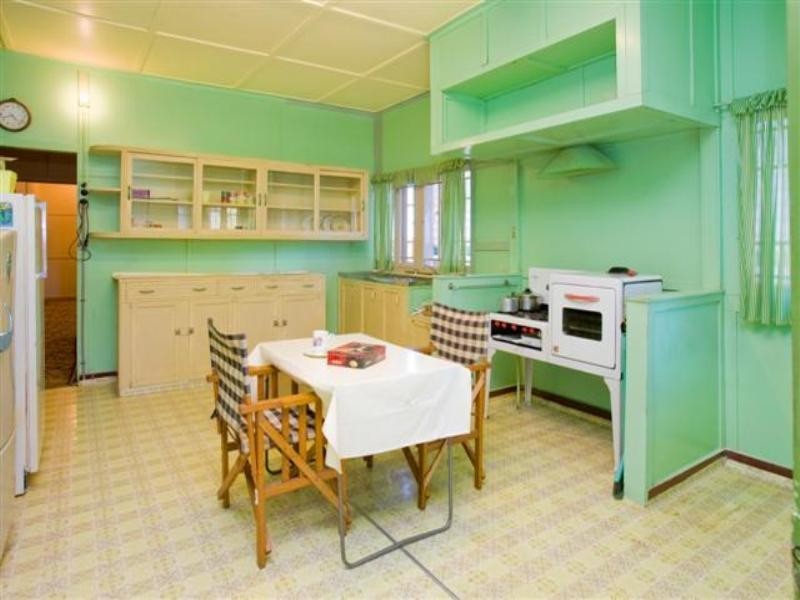 28 Boronia Avenue, Holland Park West QLD 4121