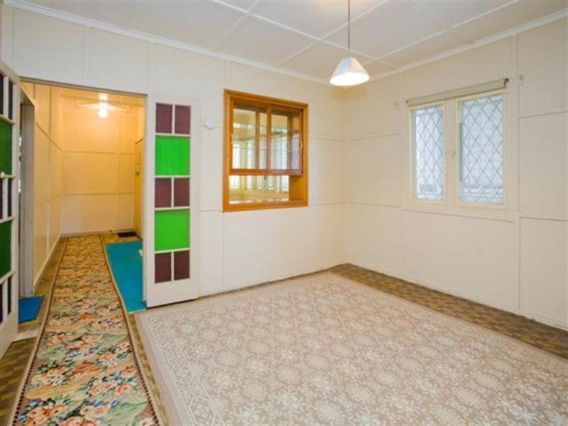 28 Boronia Avenue, Holland Park West QLD 4121