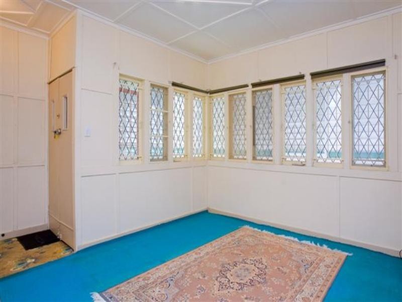 28 Boronia Avenue, Holland Park West QLD 4121