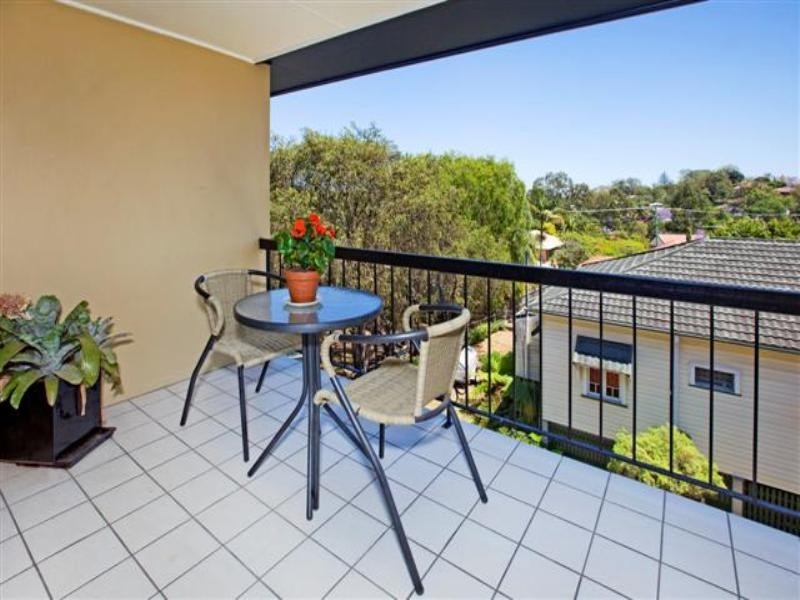 4/21 Embie Street, Holland Park West QLD 4121