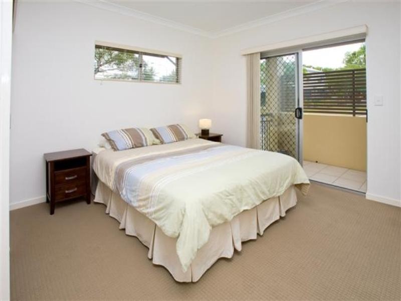 4/19 Ridge Street, Greenslopes QLD 4120