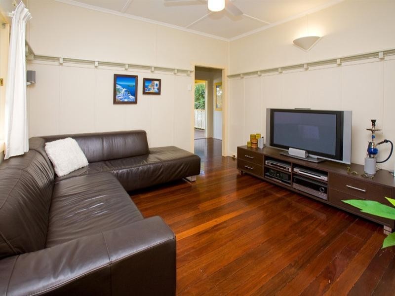 43 Boronia Avenue, Holland Park West QLD 4121