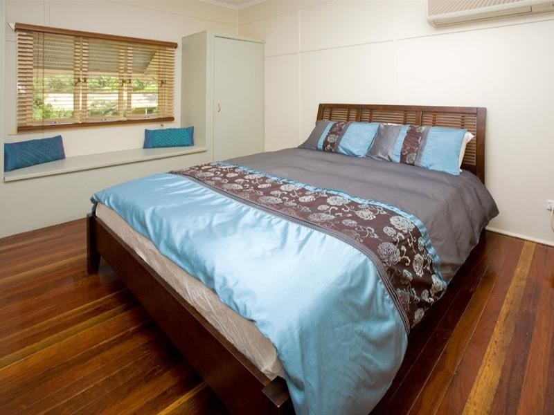 43 Boronia Avenue, Holland Park West QLD 4121