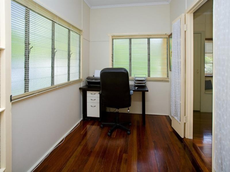 43 Boronia Avenue, Holland Park West QLD 4121