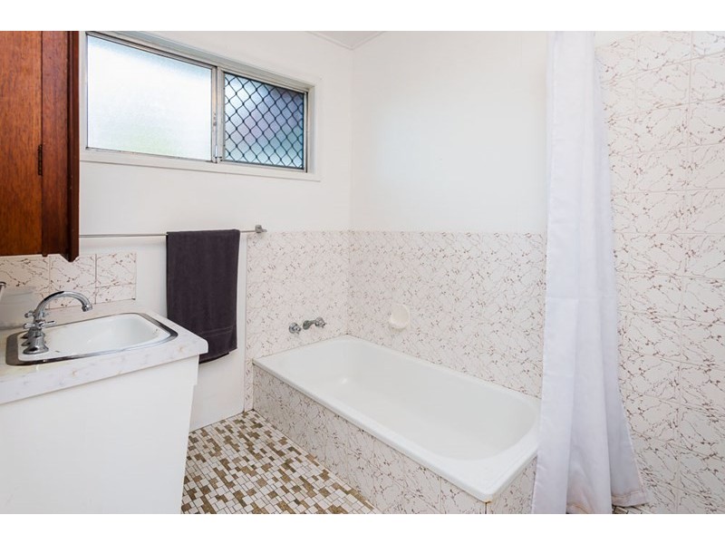 391 Nursery Road, Holland Park QLD 4121