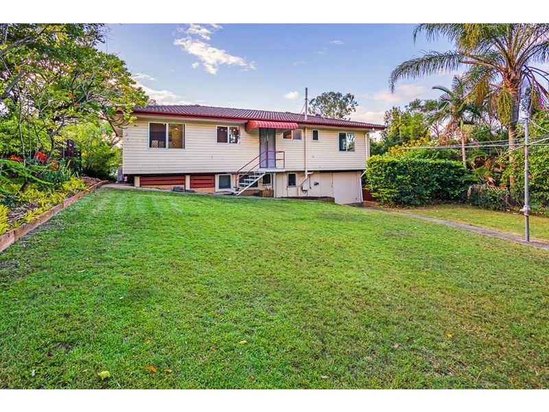 391 Nursery Road, Holland Park QLD 4121