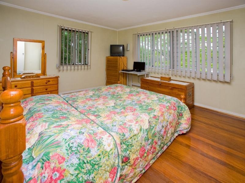 8 Enfield Street, Mount Gravatt East QLD 4122