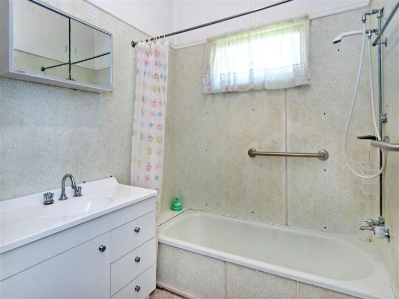 34 Elgar Street, Holland Park QLD 4121