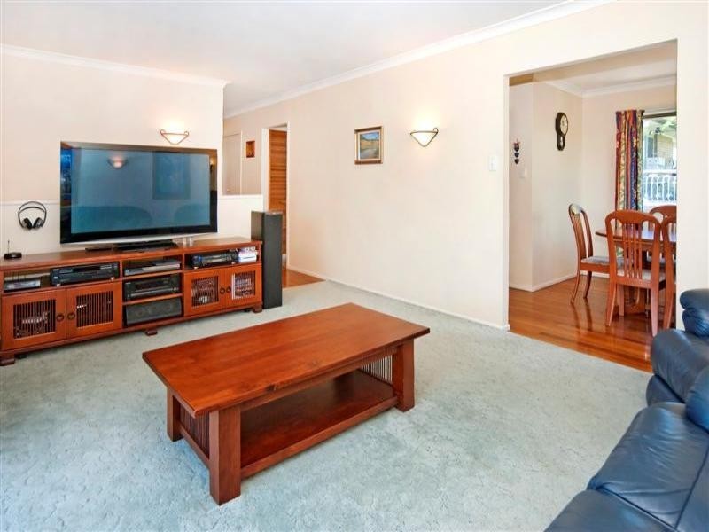 8 Galsworthy Street, Holland Park West QLD 4121