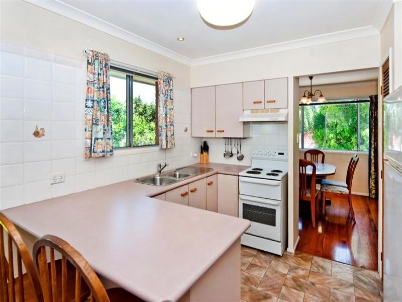 8 Galsworthy Street, Holland Park West QLD 4121