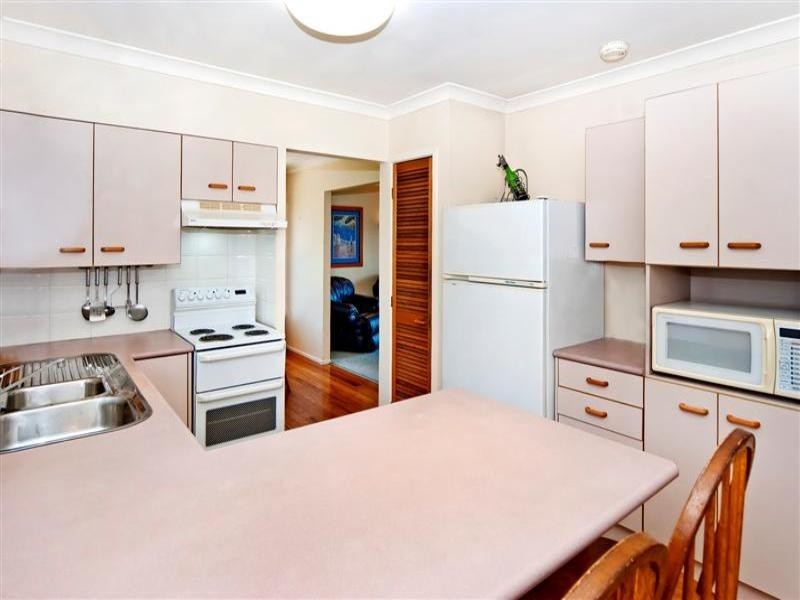 8 Galsworthy Street, Holland Park West QLD 4121